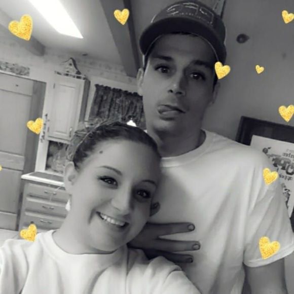 Meet your Posher, Tia - Picture 1 of 1